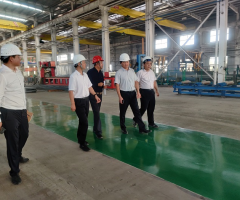 縣組織部賈部長同大義鎮(zhèn)王書記一行到魯野鋼結(jié)構(gòu)公司檢查指導(dǎo)工作